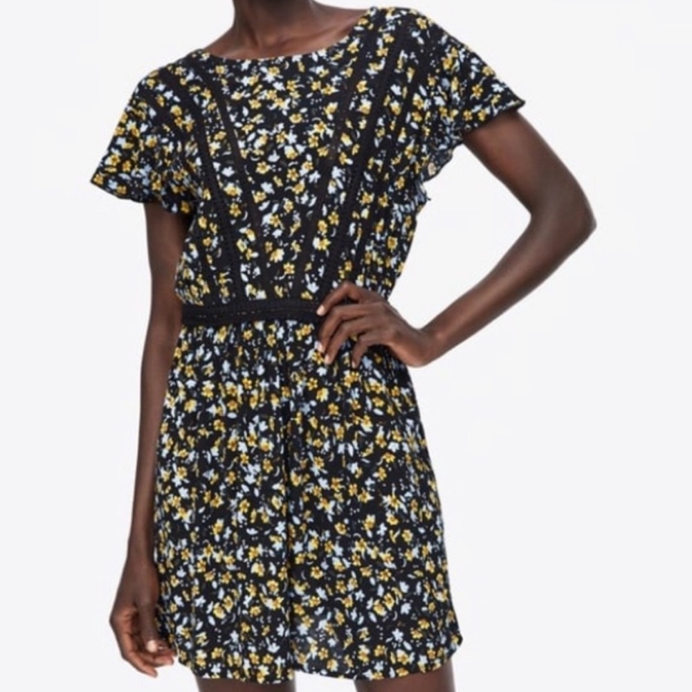 NWT ZARA Black Floral Lace Detail Open Back Short Sleeve Mini Dress Size Small
